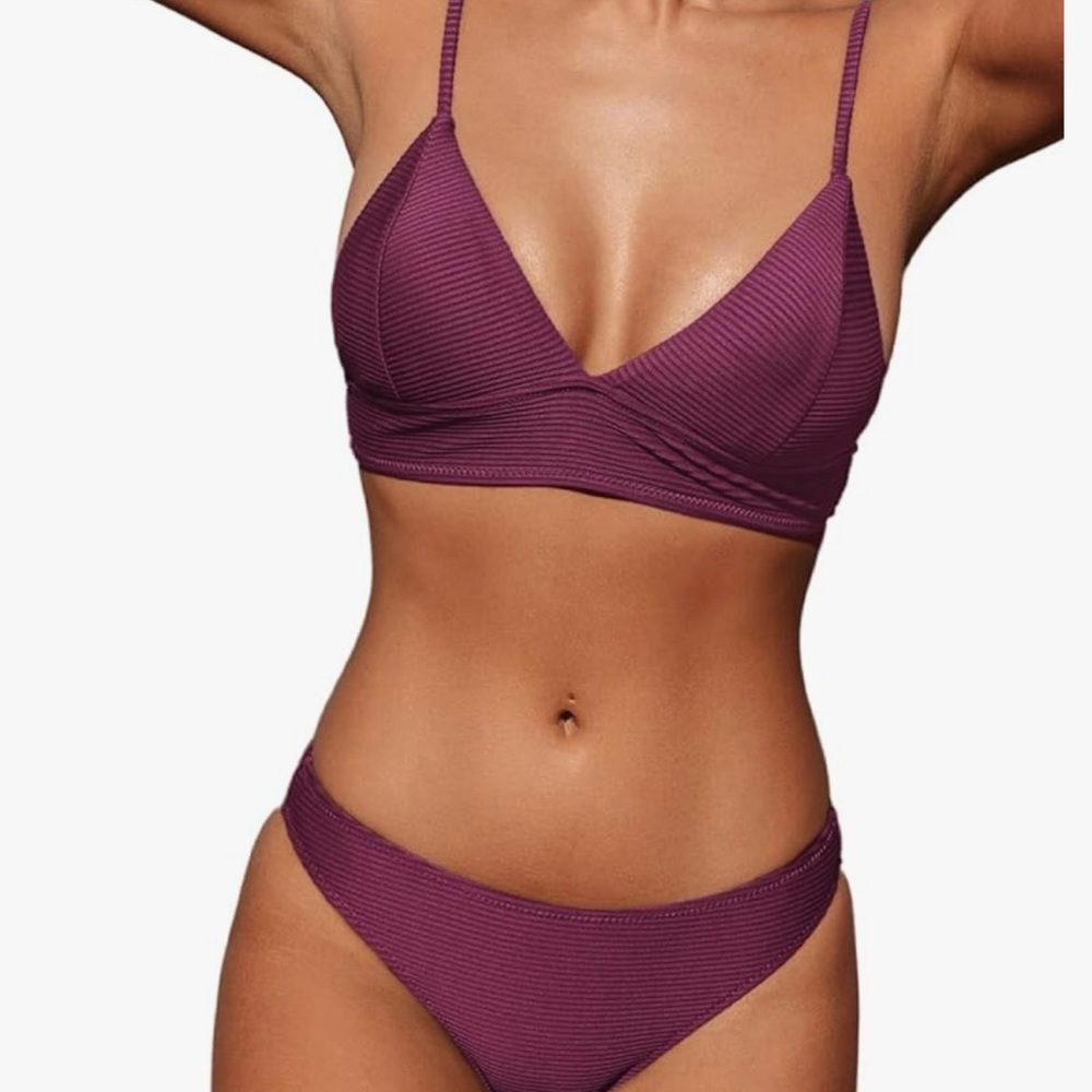 CUPSHE Women’s Solid Color Triangle Two Piece Swimsuit-L